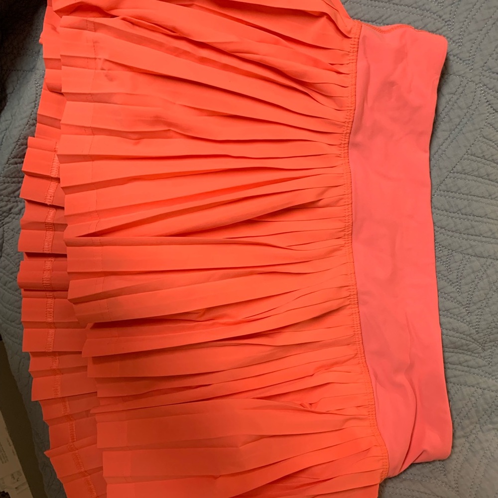 Bright pink Lululemon skirt, size 6!